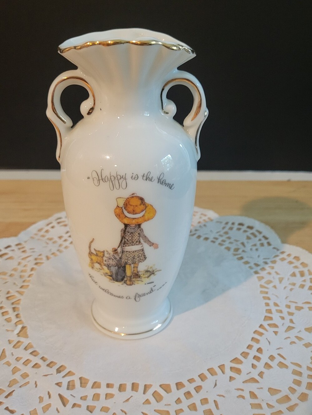 Vintage Holly Hobbie FLUTED RIM VASE  Happy  is the Home that Welcome